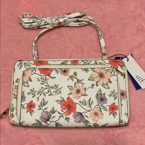 🌸Beautiful🌸 Flowered Hand Bag